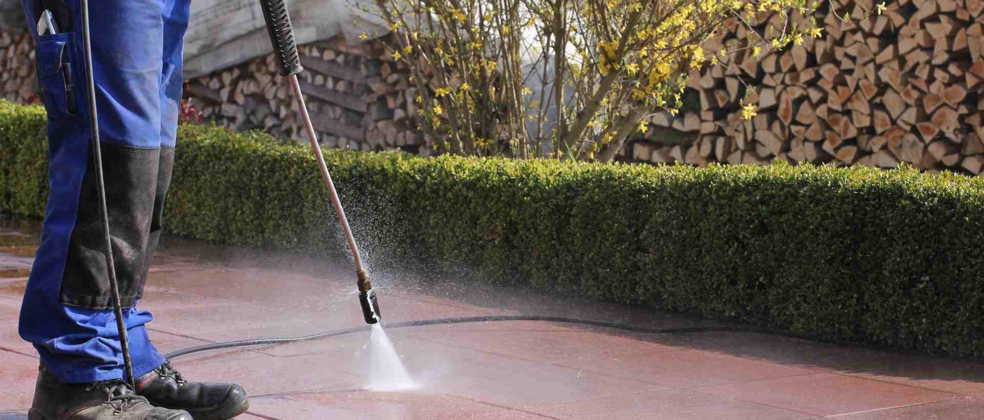 garden maintenance DA9